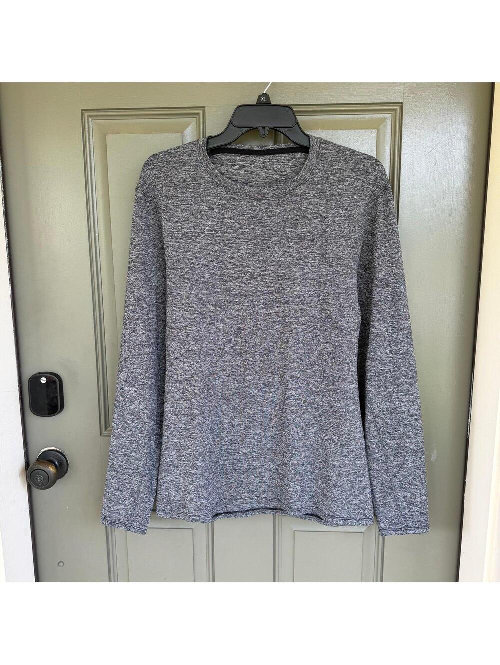 Lululemon Men’s Heathered Gray Long‎ Sleeve Training Shirt Medium
